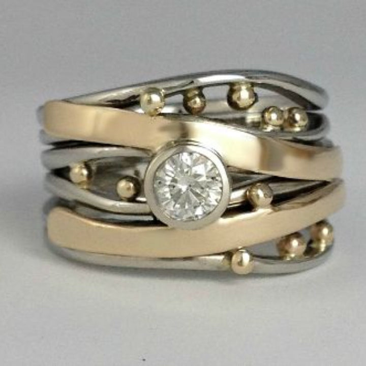 Royal - Bague en Zirconia Incrustée d'Or Vintage