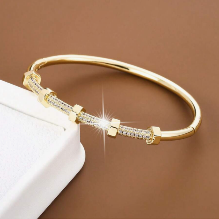 Madison - Bracelet en plaqué or brillant avec couverture en moissanite
