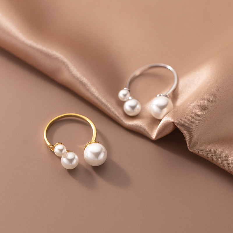 Bague ajustable en perles d'eau douce triples
