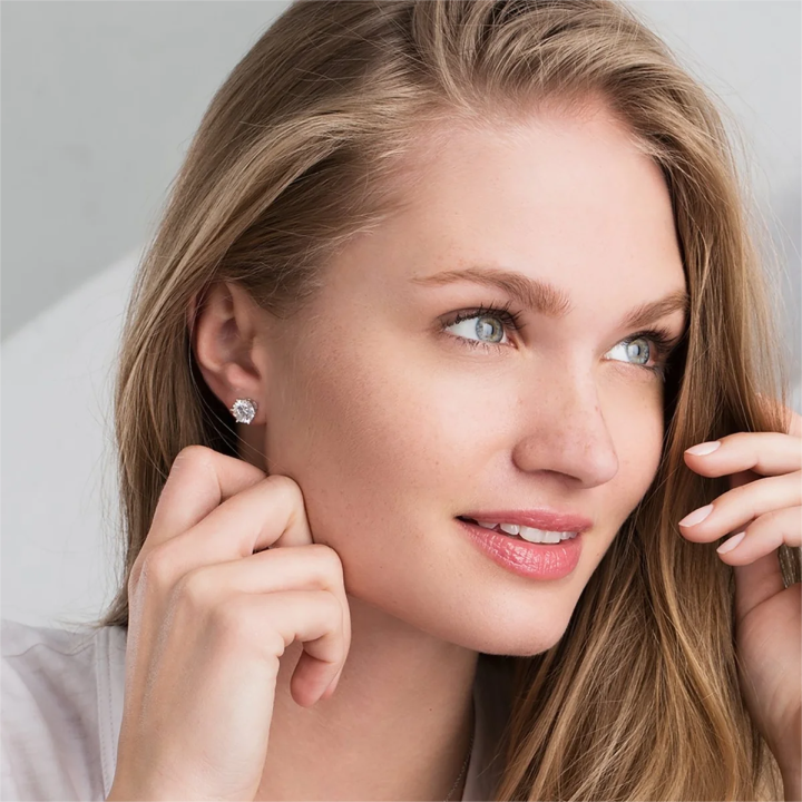 Boucles d'oreilles à vis en moissanite | Or blanc