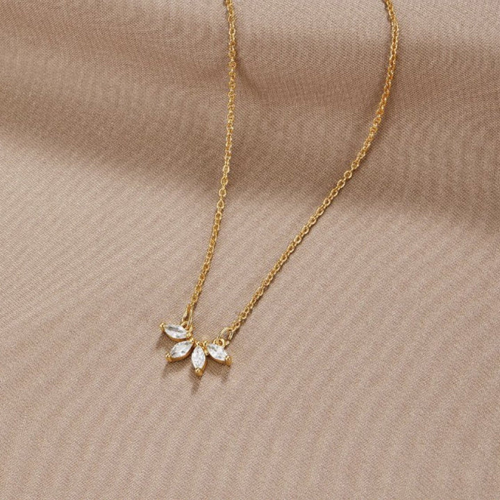Collier en Cristal de Feuille Omelia
